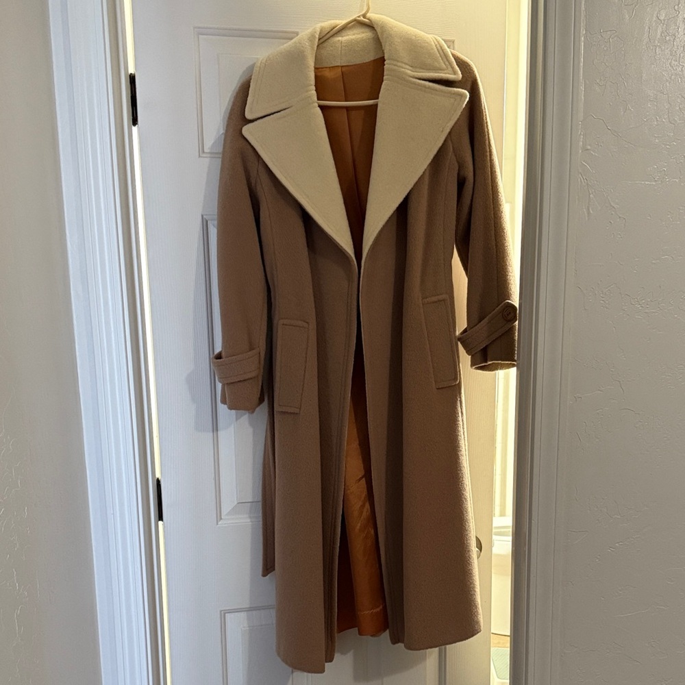 Windsor Tan Wool Trench Coat with Cream Collar